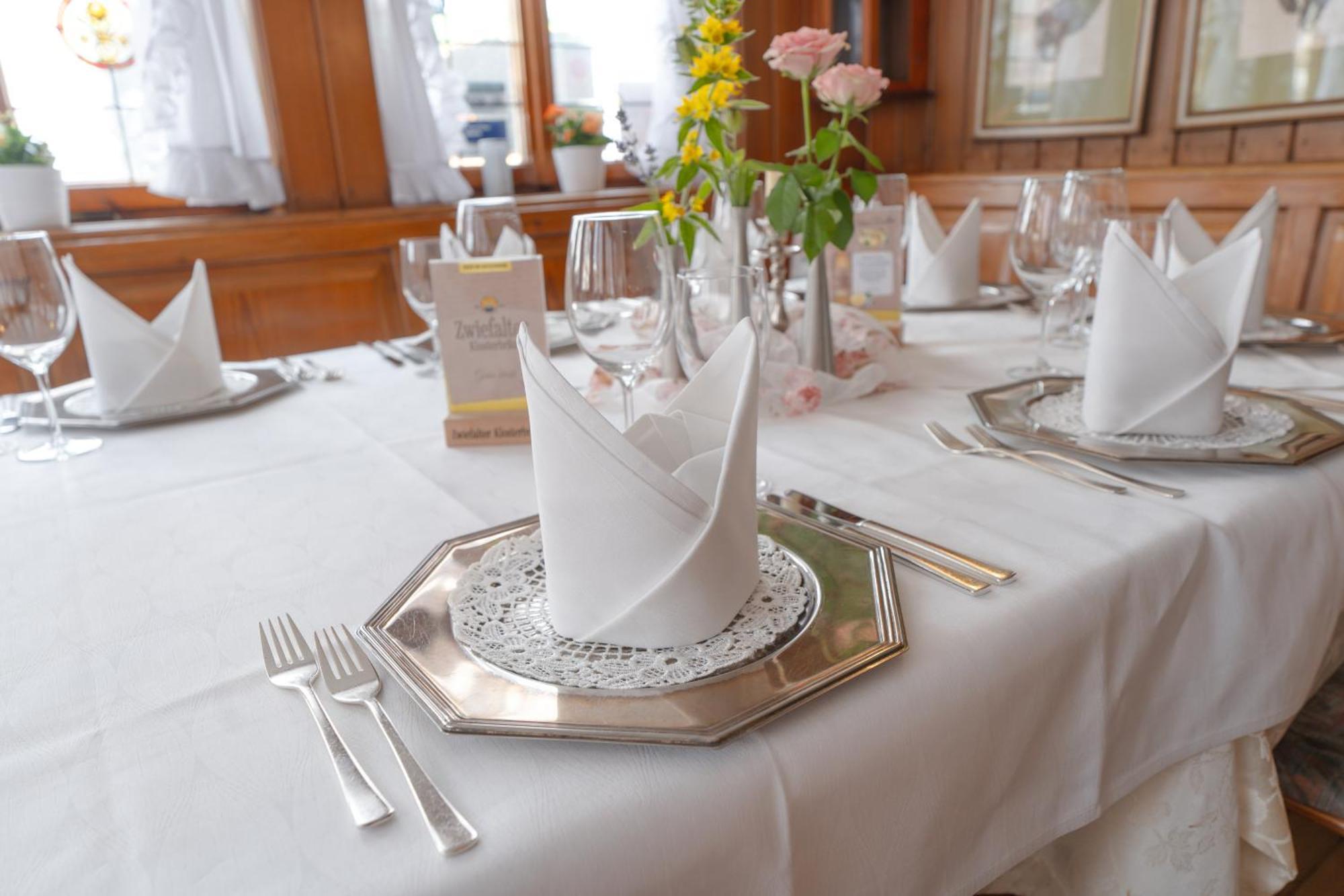 Neuffen Hotel - Restaurant Traube מראה חיצוני תמונה