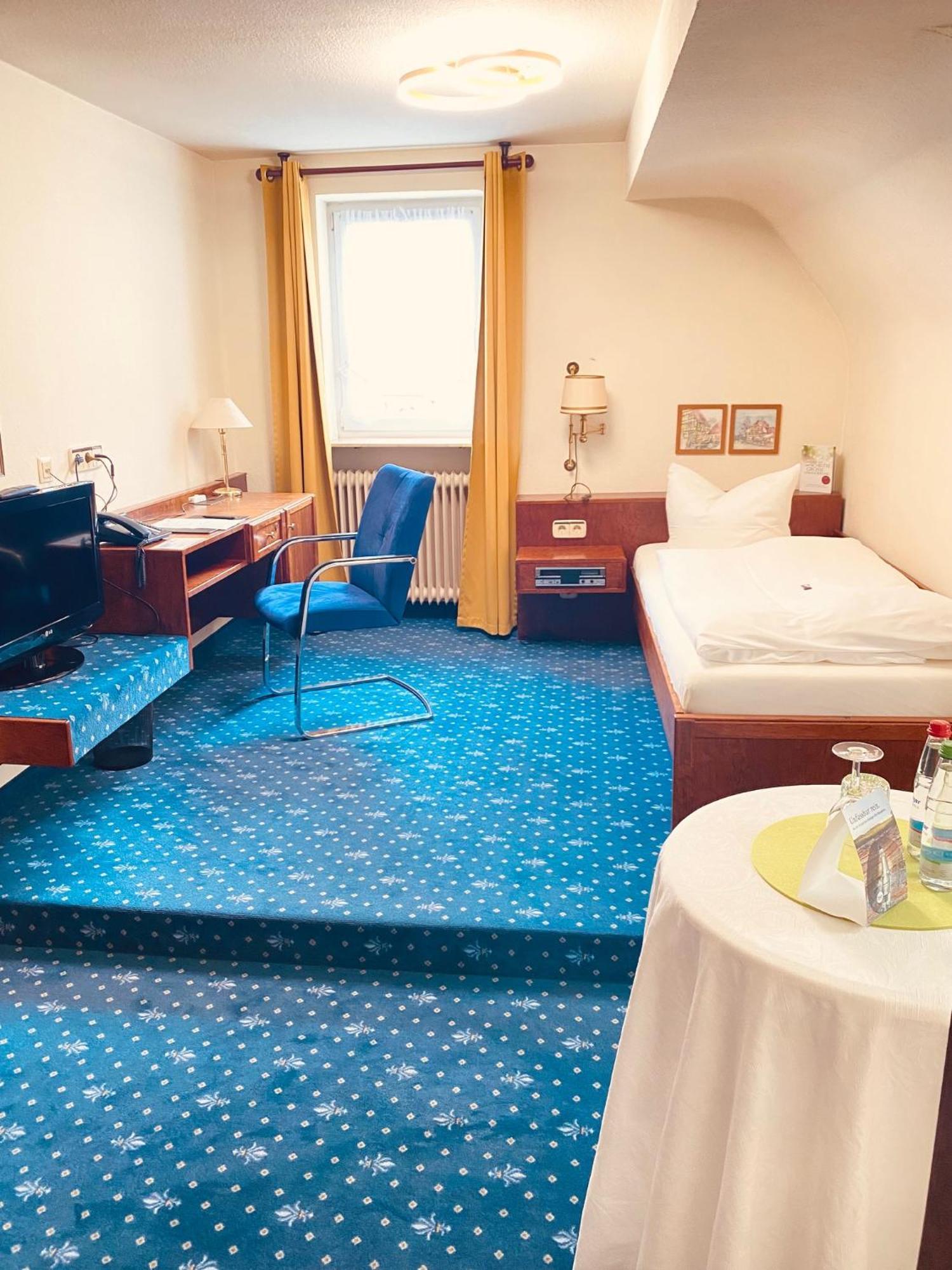 Neuffen Hotel - Restaurant Traube מראה חיצוני תמונה